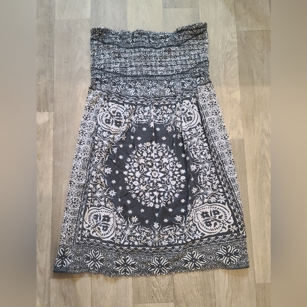 🦄 Full Tilt Strapless Summer Dress